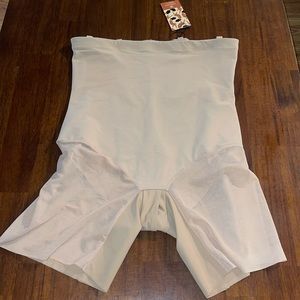 Honeylove ladies Sculptwear SuperPower Short. All over sculpt. Size 3X. NWT